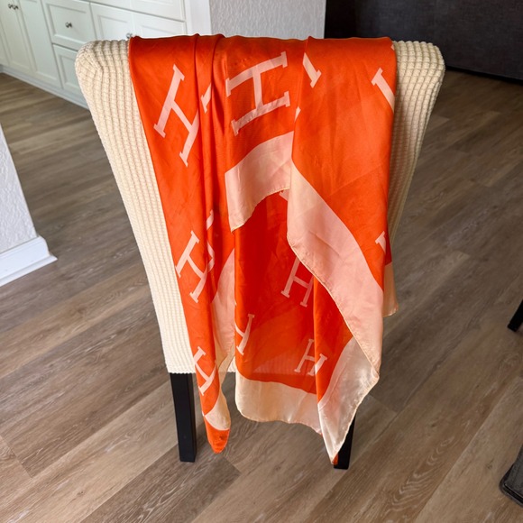 Hermes 100% Silk Scarf Shawl Orange & Cream w/ H logo Designer Authentic Luxury - Picture 10 of 12